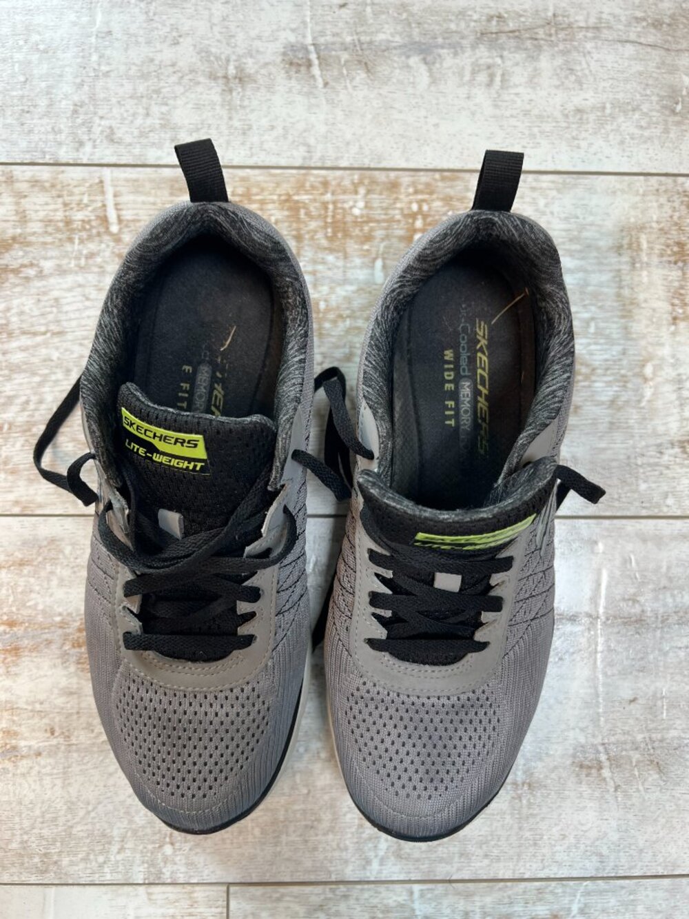 PRICE FIRM!  Mens Sketchers Dual-Lite Sneakers - Picture 4 of 9